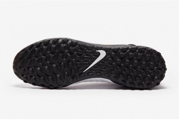 Сороконіжки Nike Phantom Luna II Academy TF FJ2566-100