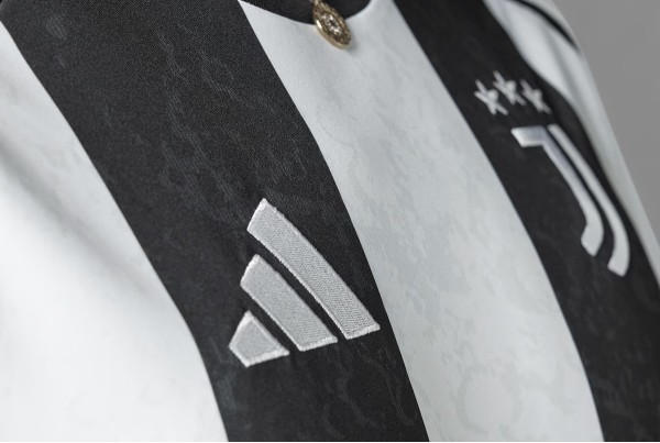 Футболка Adidas Juventus 24/25 Home IS8002