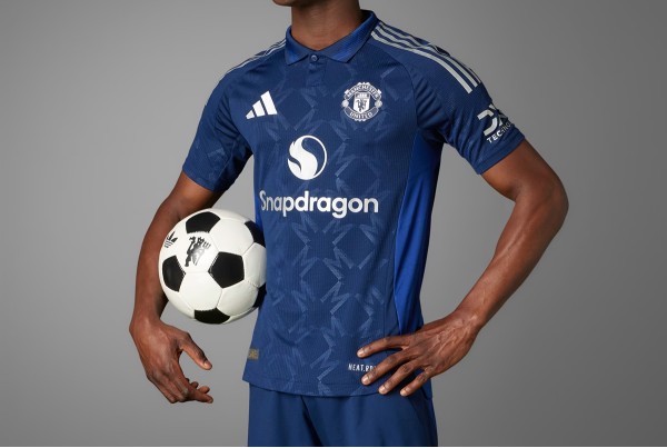Футболка Adidas Manchester United 24/25 Away IU1390