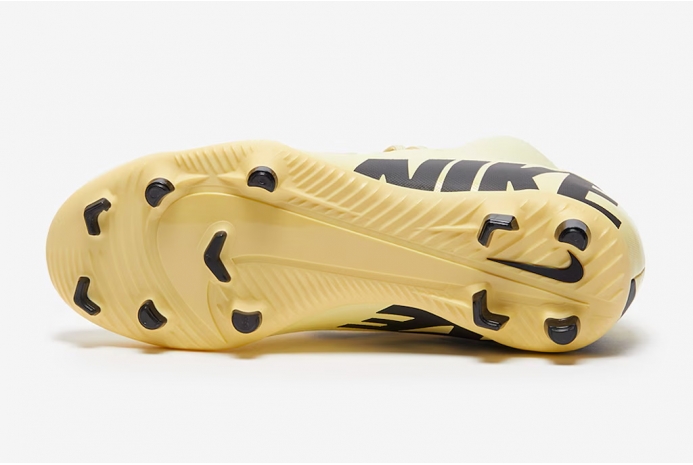 Детские футбольные бутсы Nike Mercurial Superfly 9 Club MG Junior DJ5959-700
