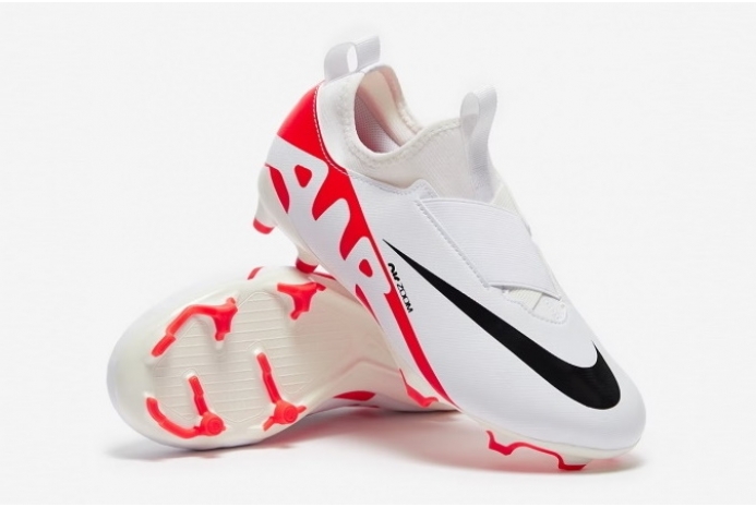 Детские футбольные бутсы Nike Air Zoom Mercurial Vapor 15 Academy MG Junior DJ5617-600