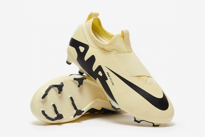 Детские футбольные бутсы Nike Air Zoom Mercurial Vapor 15 Academy MG Junior DJ5617-700