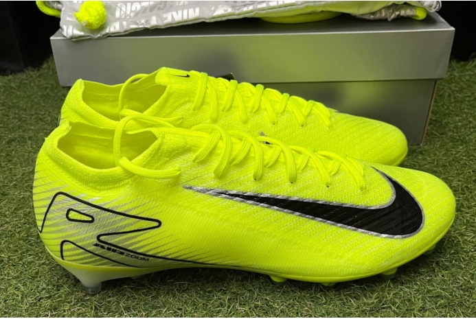 Детские футбольные бутсы Nike Air Zoom Mercurial Vapor 16 Elite AG-Pro Junior FQ8693-700