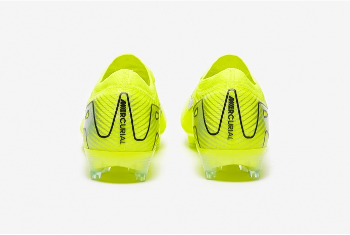 Детские футбольные бутсы Nike Air Zoom Mercurial Vapor 16 Elite AG-Pro Junior FQ8693-700