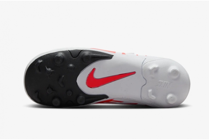Детские футбольные бутсы Nike Mercurial Vapor 15 Club MG Junior DJ5964-600