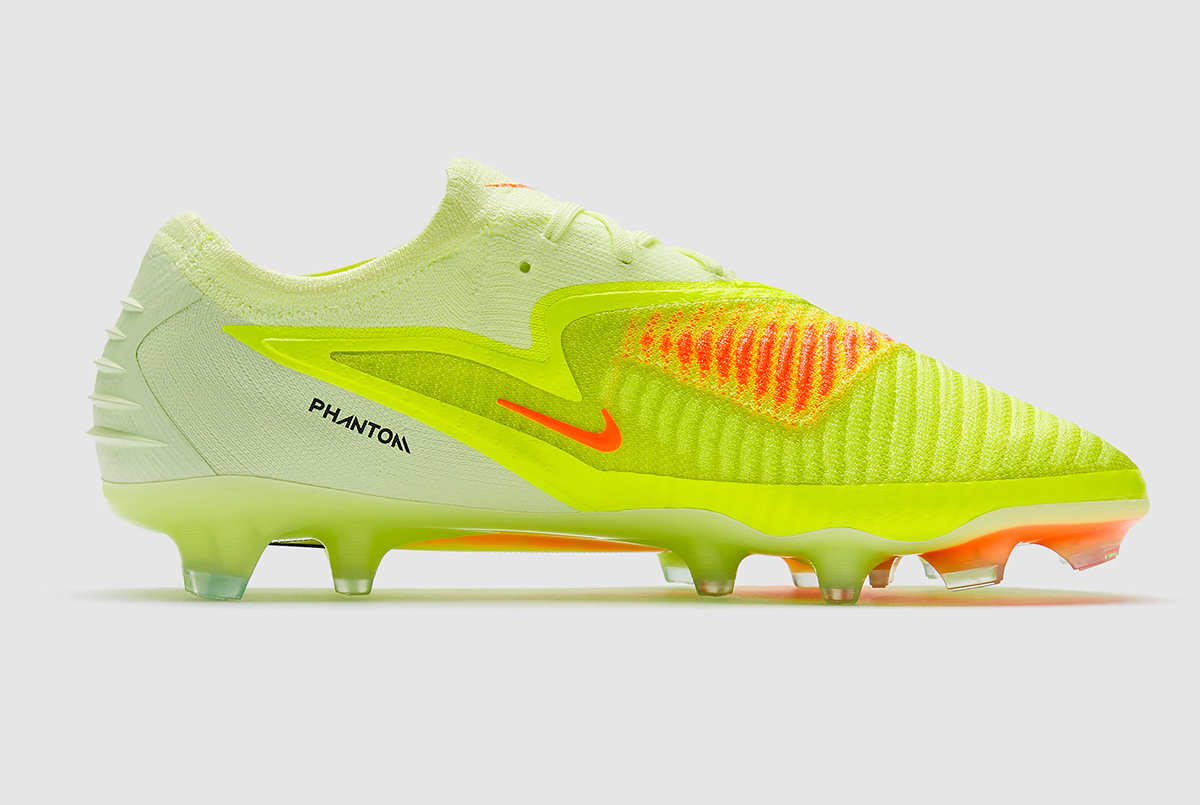 Футбольные бутсы Nike Phantom 6 Elite FG HJ2146-801