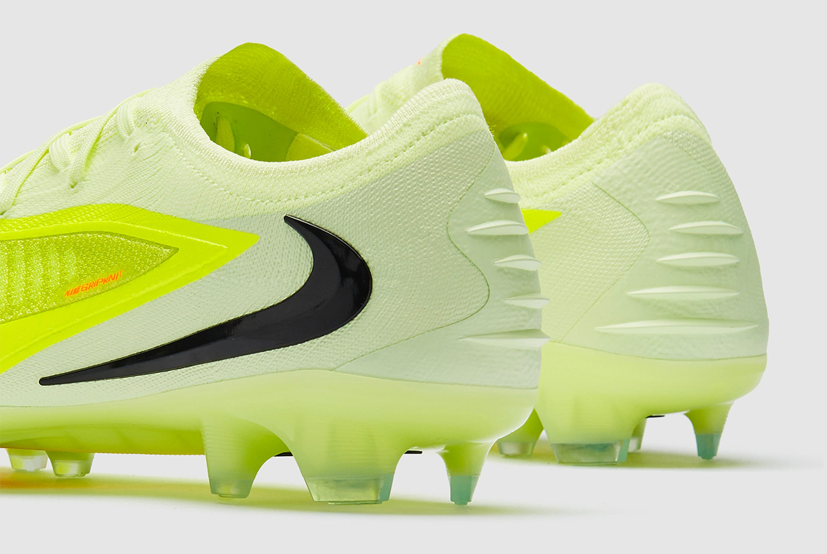 Футбольные бутсы Nike Phantom 6 Elite FG HJ2146-801
