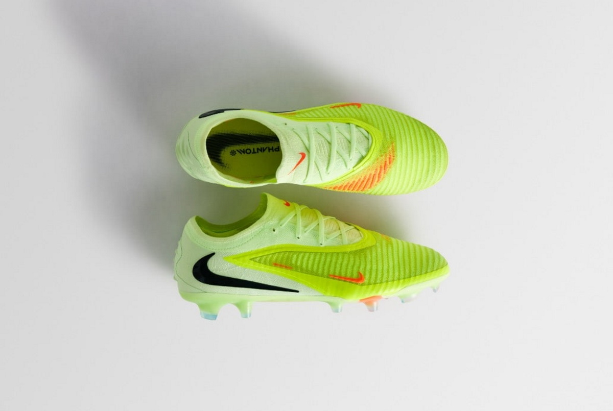 Футбольные бутсы Nike Phantom 6 Elite FG HJ2146-801