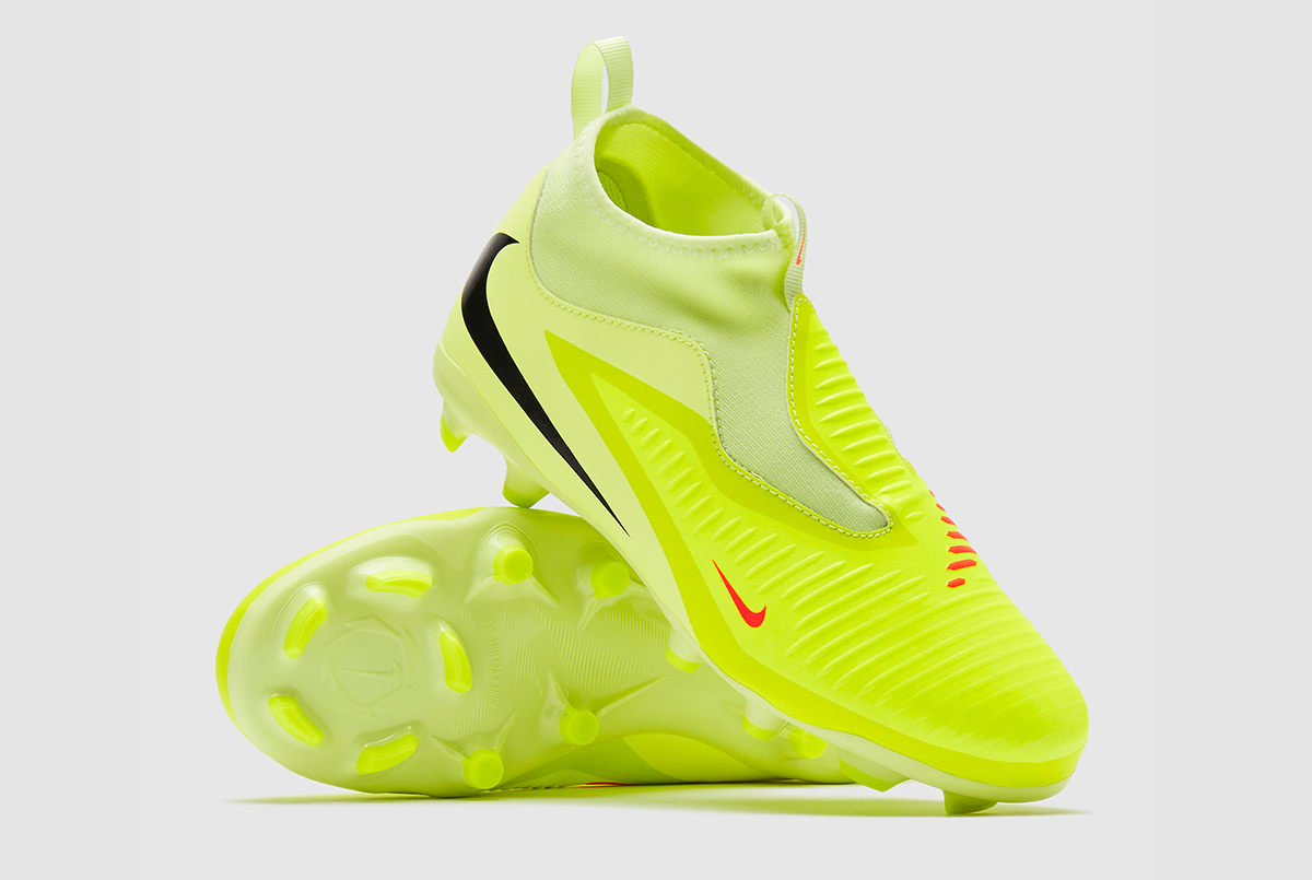 Дитячі футбольні бутси Nike Phantom 6 Academy High MG Junior HQ2042-800