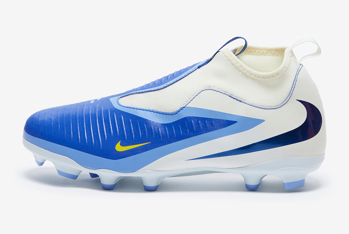 Детские футбольные бутсы Nike Phantom 6 Academy High MG Junior HQ2044-400