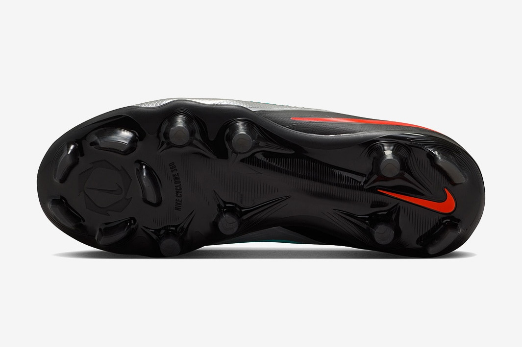 Детские футбольные бутсы Nike Phantom 6 Pro LE Low MG Junior II6280-001