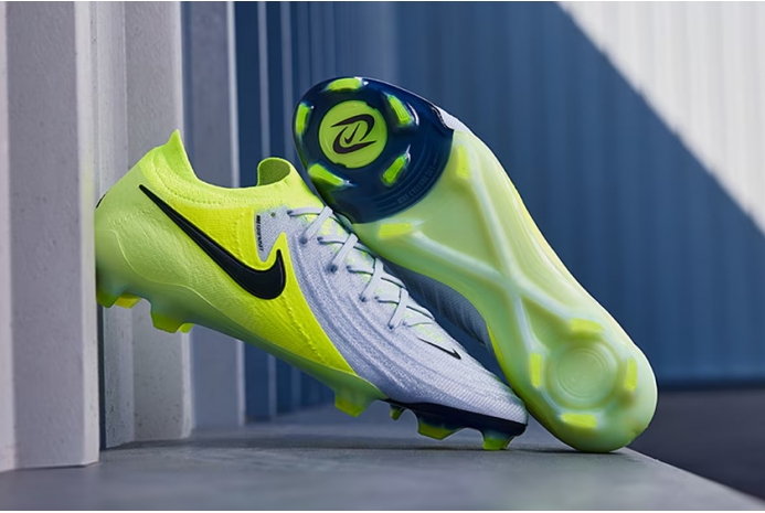 Детские футбольные бутсы Nike Phantom GX II Elite FG Junior FJ2559-003