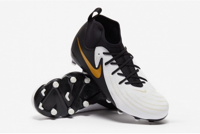 Детские футбольные бутсы Nike Phantom Luna II Academy MG Junior FJ2603-100