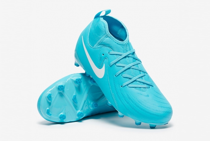 Детские футбольные бутсы Nike Phantom Luna II Academy MG Junior FJ2603-400