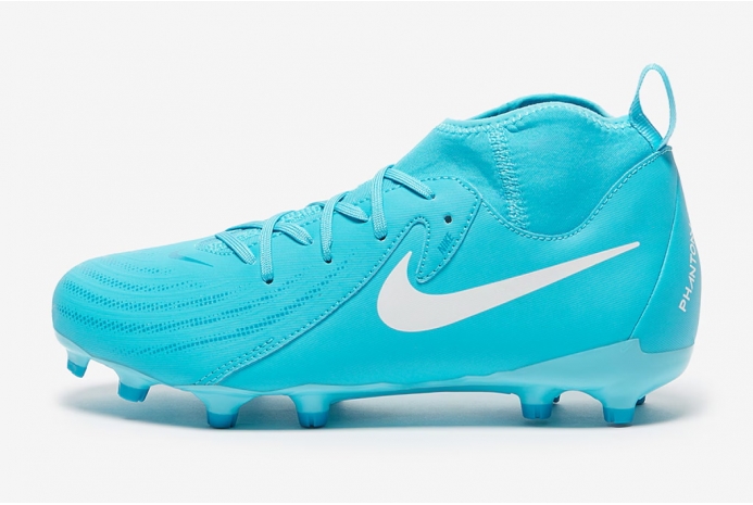 Детские футбольные бутсы Nike Phantom Luna II Academy MG Junior FJ2603-400