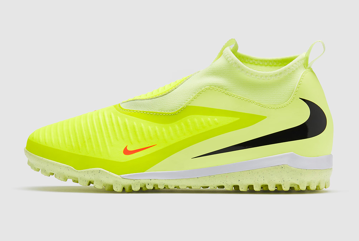 Детские сороконожки Nike Phantom 6 Academy High TF Junior HQ2049-800