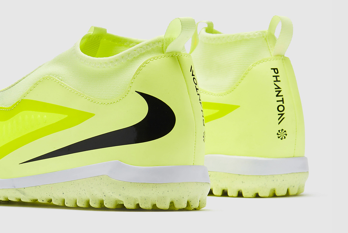 Детские сороконожки Nike Phantom 6 Academy High TF Junior HQ2049-800