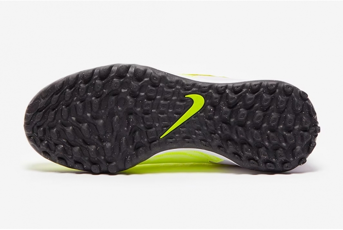 Дитячі сороконіжки Nike Phantom GX Academy DF TF Junior DD9556-705