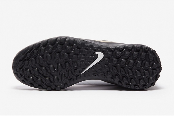 Детские сороконожки Nike Phantom GX II Academy TF Junior FJ2608-100