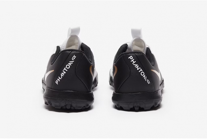 Детские сороконожки Nike Phantom GX II Academy TF Junior FJ2608-100