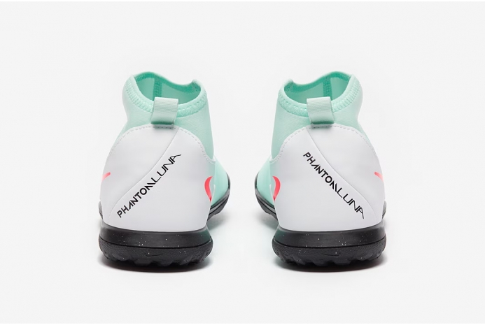 Детские сороконожки Nike Phantom Luna II Club TF Junior FJ2607-300