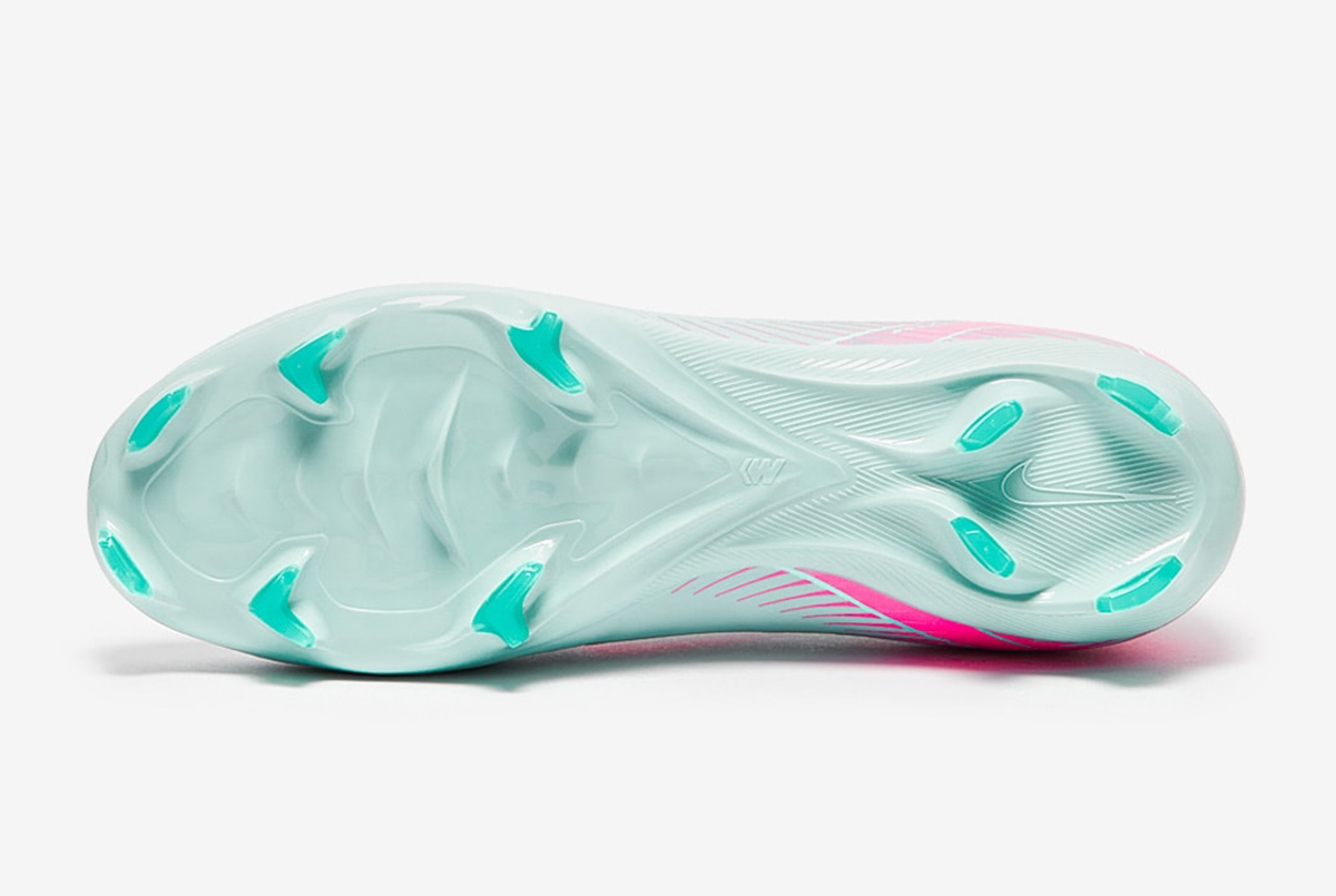 Футбольные бутсы Nike Air Zoom Mercurial Vapor 16 Pro FG FQ8685-301