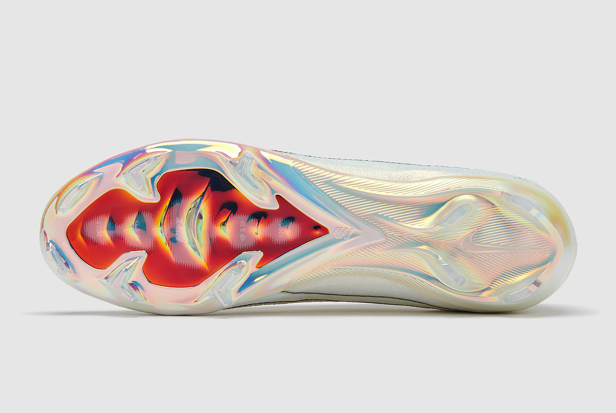 Футбольные бутсы Nike Air Zoom Mercurial Vapor 16 Elite x AM95 SE FG HV9915-100