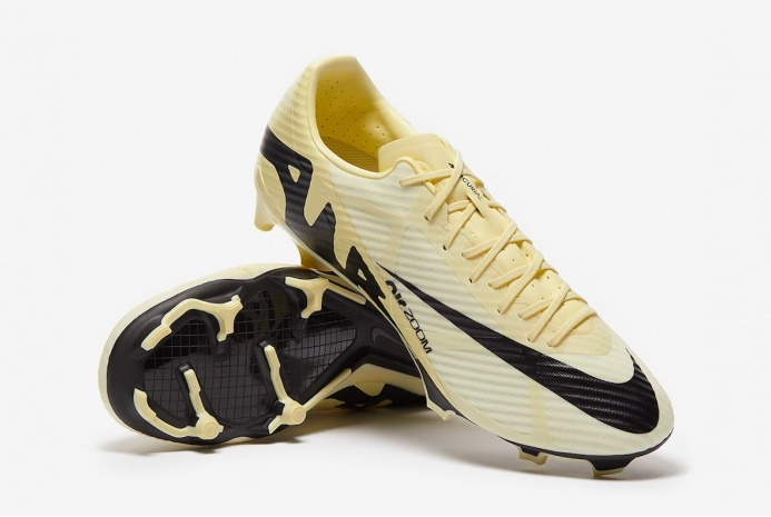 Футбольные бутсы Nike Air Zoom Mercurial Vapor 15 Academy MG DJ5631-700