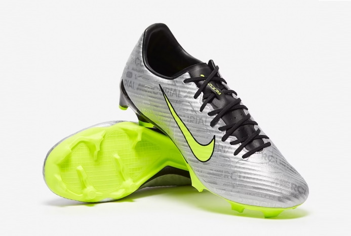 Футбольные бутсы Nike Air Zoom Mercurial Vapor 15 Academy XXV MG FB8399-060