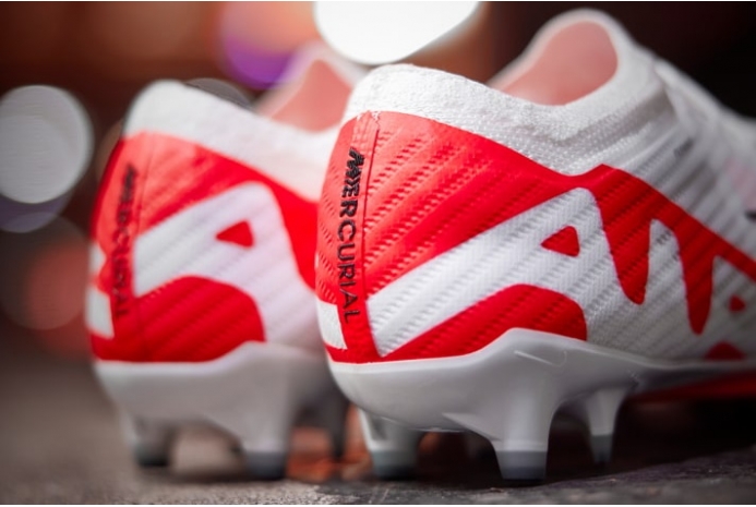 Футбольні бутси Nike Air Zoom Mercurial Vapor 15 Elite FG DJ4978-600