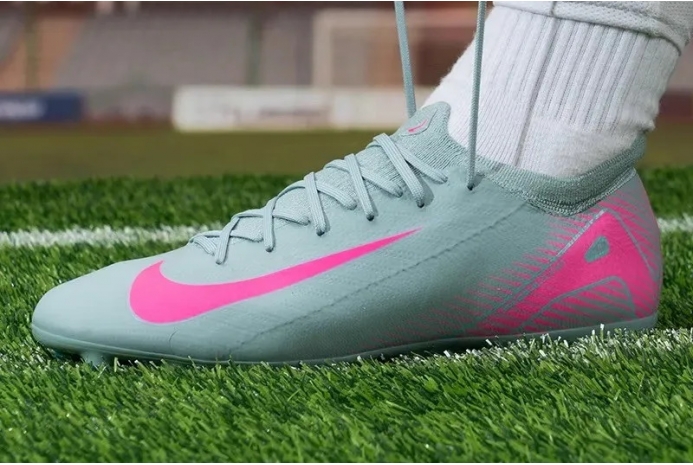 Футбольные бутсы Nike Air Zoom Mercurial Vapor 16 Pro AG-Pro FQ8684-301