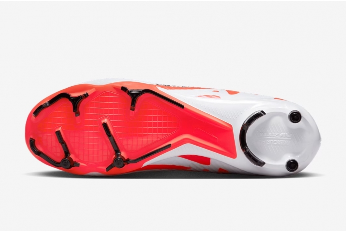 Футбольные бутсы Nike Air Zoom Mercurial Vapor 15 Academy MG DJ5631-600