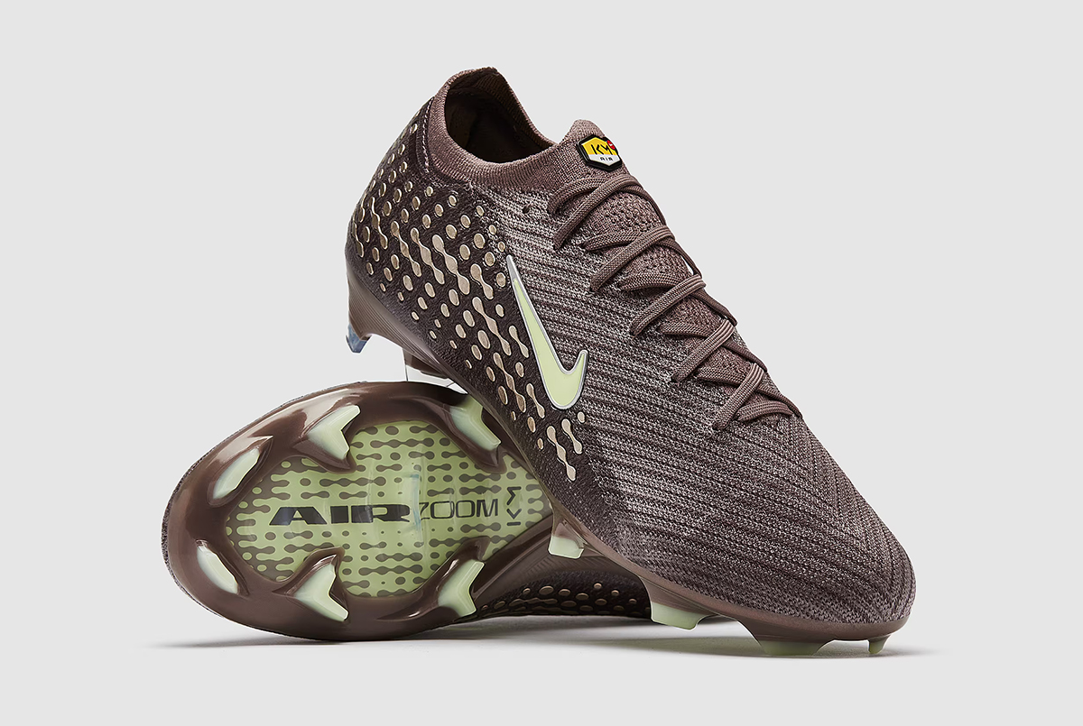 Футбольные бутсы