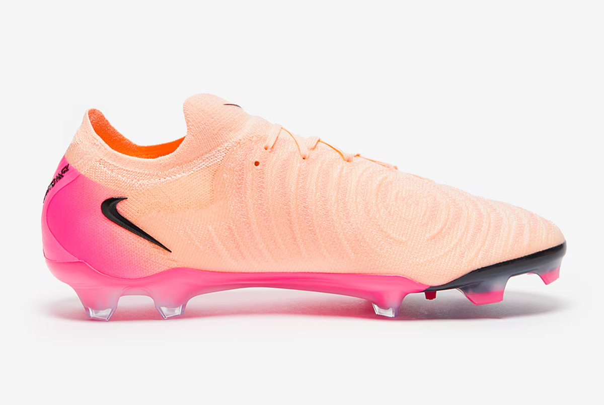 Футбольные бутсы Nike Phantom GX II Elite FG FJ2559-800