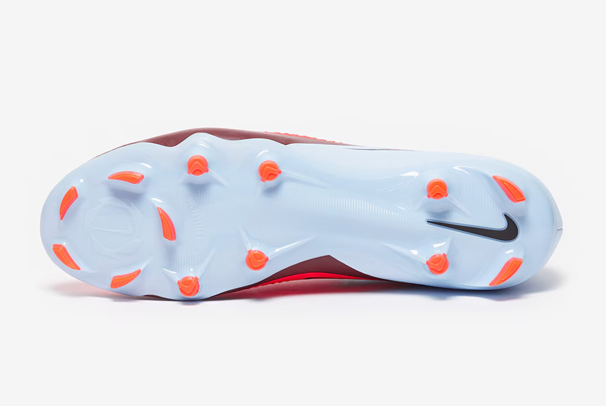 Футбольні бутси Nike Phantom 6 Academy Low MG HJ4564-400