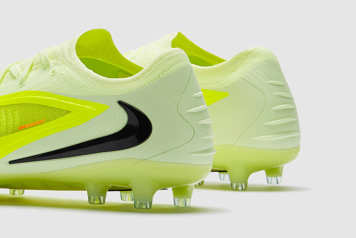 Футбольные бутсы Nike Phantom 6 Elite AG-Pro HQ2335-800