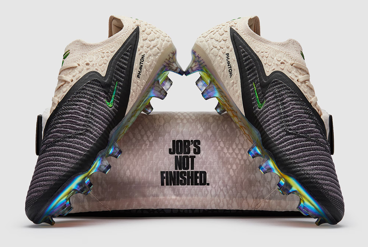 Футбольные бутсы Nike Phantom 6 Elite SE FG IF4392-001