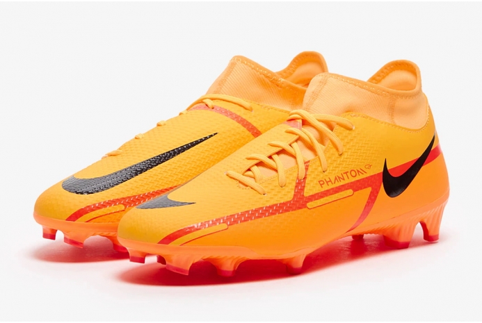 Футбольні бутси Nike Phantom GT II Academy DF MG DC0797-808