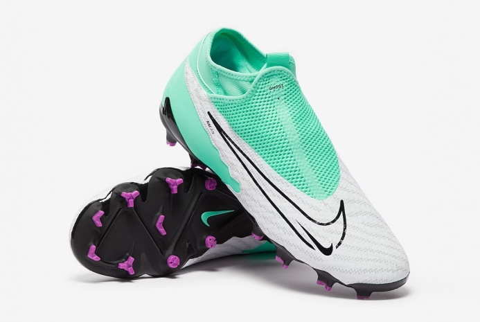 Футбольные бутсы Nike Phantom GX Academy DF MG DD9472-300