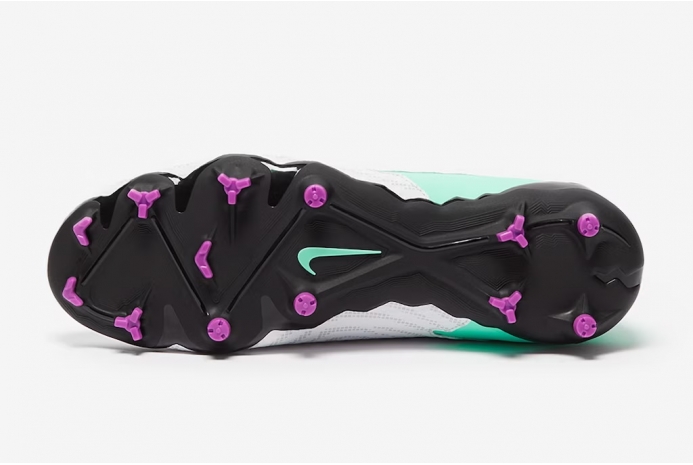 Футбольные бутсы Nike Phantom GX Academy DF MG DD9472-300
