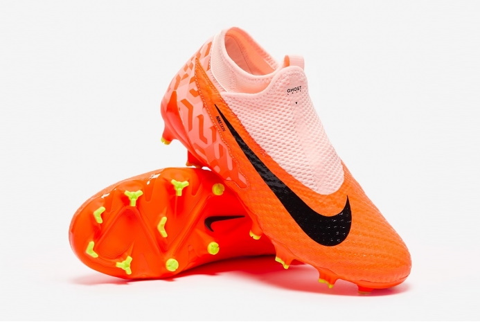 Футбольні бутси Nike Phantom GX Academy DF NU MG DZ3481-800