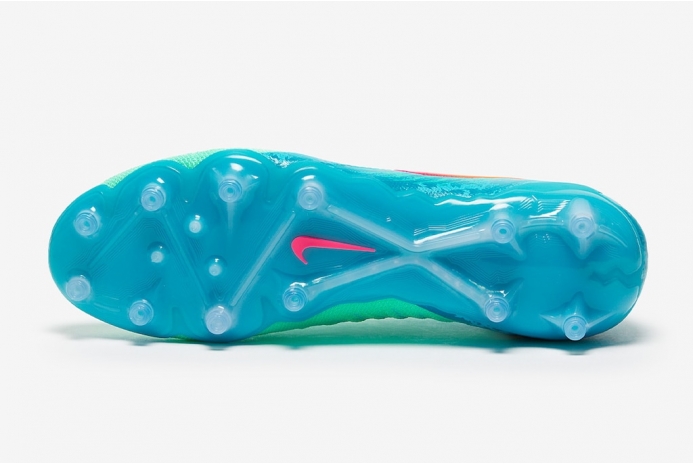 Футбольні бутси Nike Phantom GX II Elite AG-Pro FJ2556-300