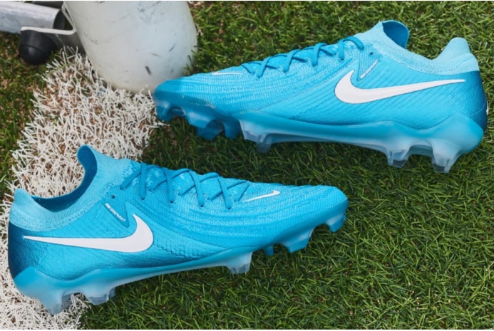 Футбольні бутси Nike Phantom GX II Elite FG FJ2559-400