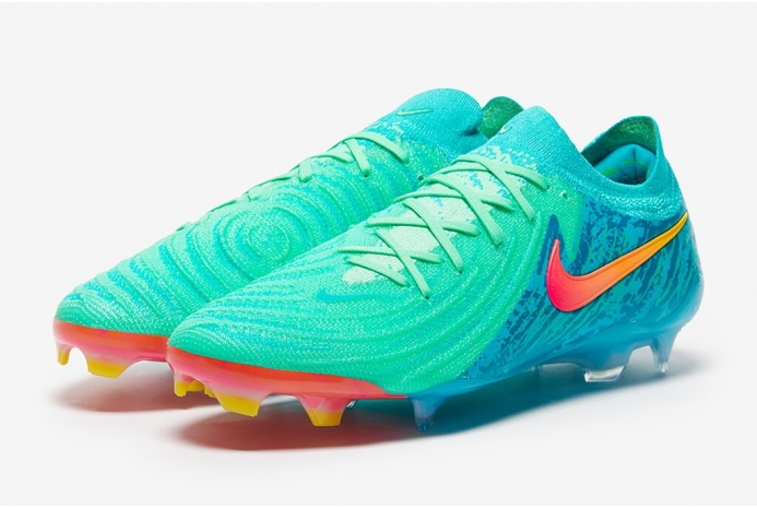 Футбольні бутси Nike Phantom GX II Elite FG FJ2560-300