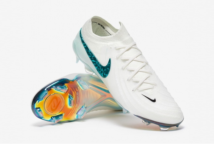 Футбольные бутсы Nike Phantom GX II Elite LV8 FG HV4890-100
