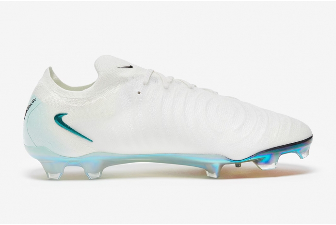 Футбольные бутсы Nike Phantom GX II Elite LV8 FG HV4890-100
