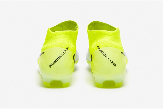 Футбольные бутсы Nike Phantom Luna II Elite FG FJ2572-003
