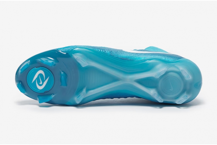 Футбольні бутси Nike Phantom Luna II Elite FG FJ2572-400