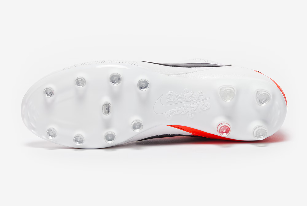 Футбольные бутсы Nike Premier III FG (КОЖА) HM0265-800