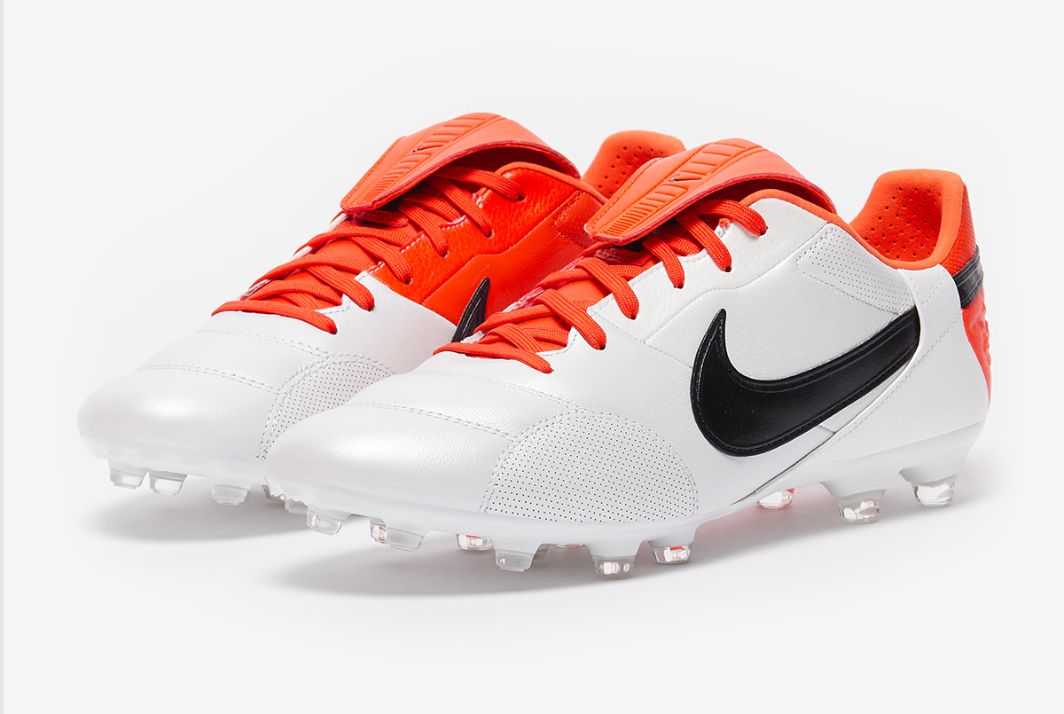 Футбольные бутсы Nike Premier III FG (КОЖА) HM0265-800